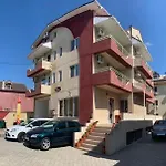 Ema 3*